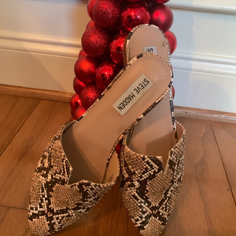 Steve Madden shoes. Size 8